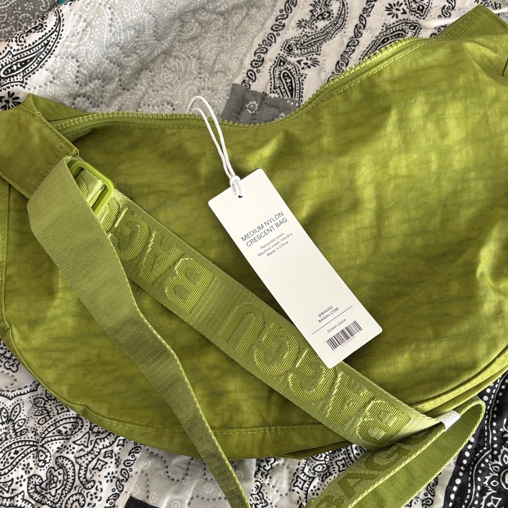 BAGGU medium crescent green juice